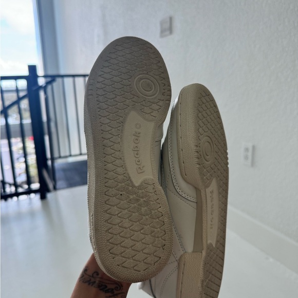 Reebok Cream and White Leather Sneakers - Picture 5 of 5